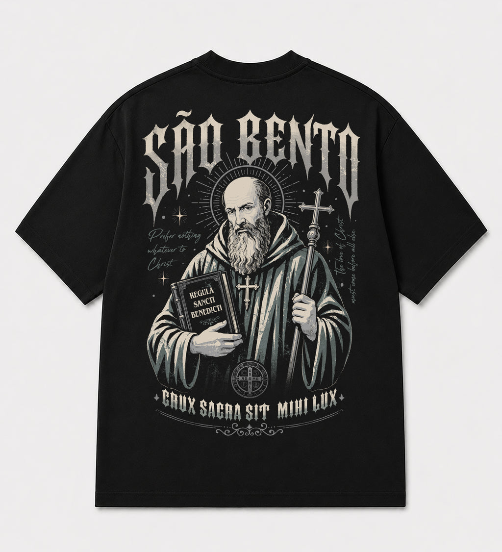 Camiseta Oversized - Crux sacra sit mihi lux